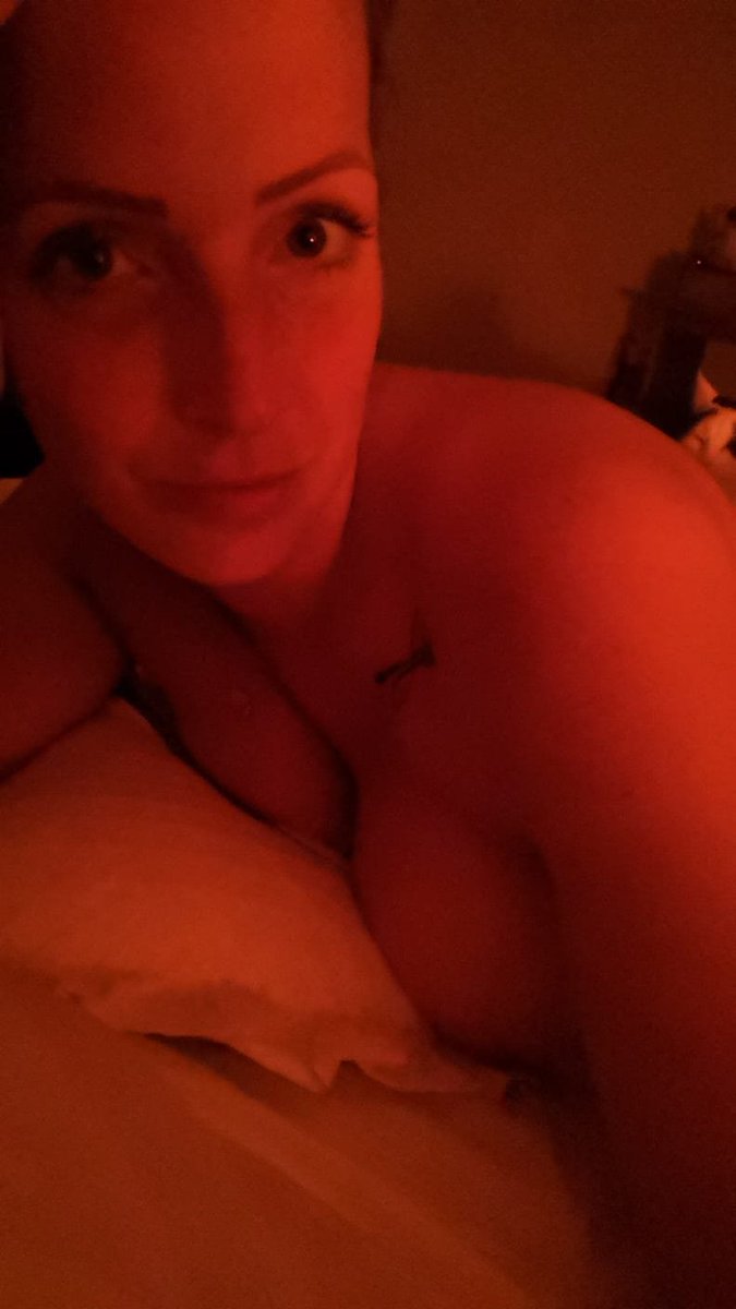 Samira7313's tweet photo. Defo not drunk #milf https://t.co/N4ucq00Zsf