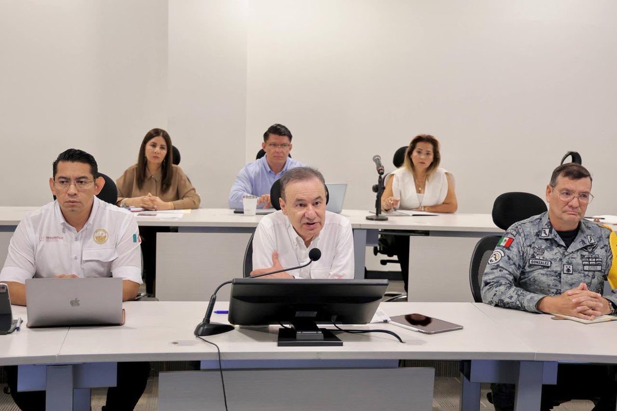 AlfonsoDurazo's tweet photo. Tras el paso del huracán Polo, reportamos saldo blanco y la disminución de las condiciones de riesgo. Como consecuencia, esta tarde se reanudan las actividades económicas en los municipios de Sonora que permanecían bajo máximo alertamiento preventivo.

Mantenemos el monitoreo permanente y la coordinación con los tres órdenes de gobierno.

Exhortamos a la población a mantenerse informada a través de los canales oficiales, seguir las recomendaciones de Protección Civil y, ante cualquier emergencia, comunicarse al 9-1-1.