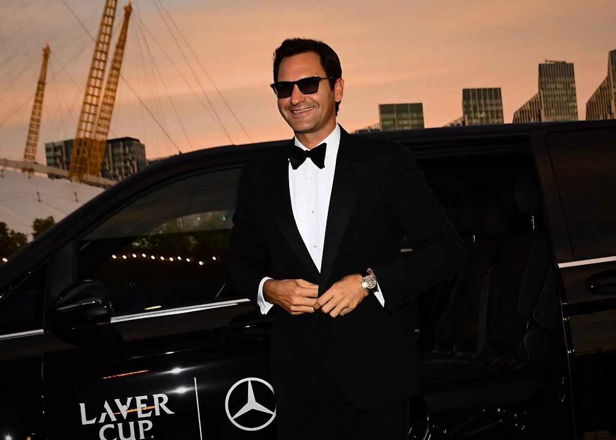 IamDMarge's tweet photo. The Laver Cup Crowd In London Looked More Like The Met Gala Than A Tennis Match https://t.co/uOAHMyTC8E https://t.co/ErPyBxLNGR