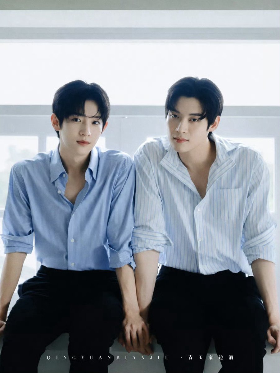 YoonSikSiwoo_KR's tweet photo. 윤식아시우야파리패션위크축하해
#YOONSIK_SIWOO_PFWSS27

YOONSIK SIWOO Pour Toujours https://t.co/EsentqihuV