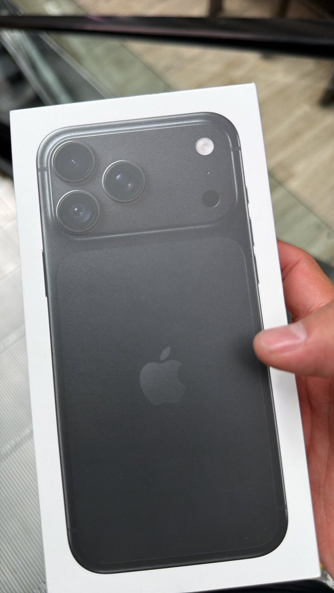 DanLp2107's tweet photo. Regalito de cumple atrasado 😜 https://t.co/rLYrrO4RrC