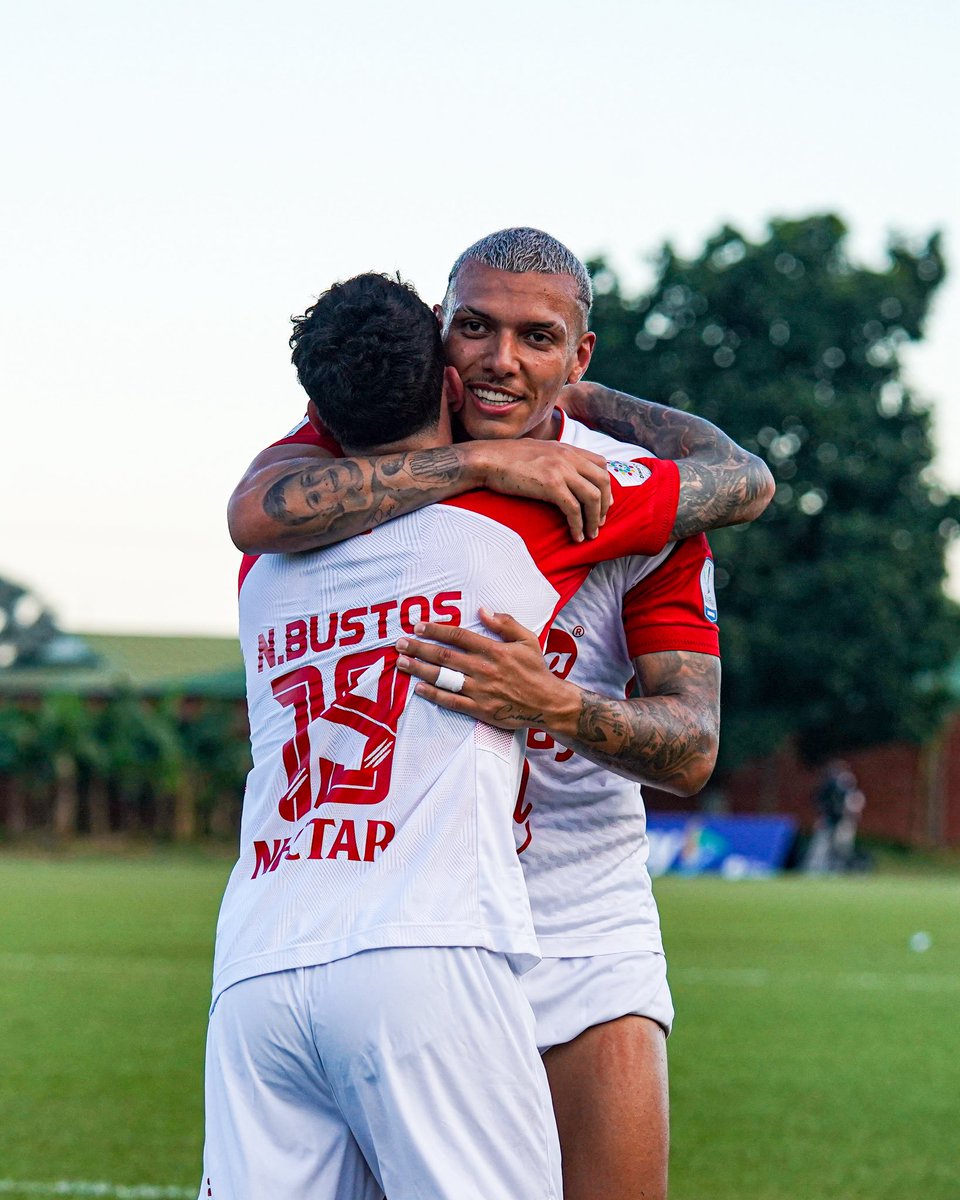 SantaFe's tweet photo. ¡Abrazos de gol 🦁😍🔥!

Nahuel, al mando 🇦🇷🫡 https://t.co/6UAhyiAMPn
