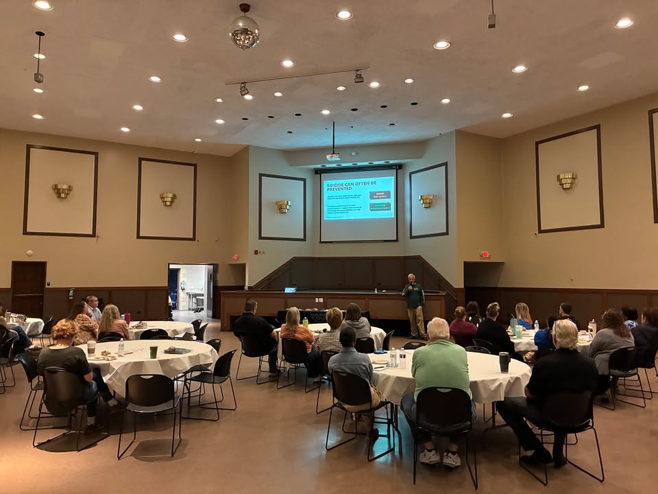 AFSP_Mo's tweet photo. We appreciate everyone who attended Talk Saves Lives: Construction today! Hats off to AFSP-MO Chapter Board Secretary and Construction Initiatives Chair Tim Rowden for leading the way. π π
.
.
#TalkSavesLives #NoOneBuildsAlone #YouMatter https://t.co/3rkKx1DmGH