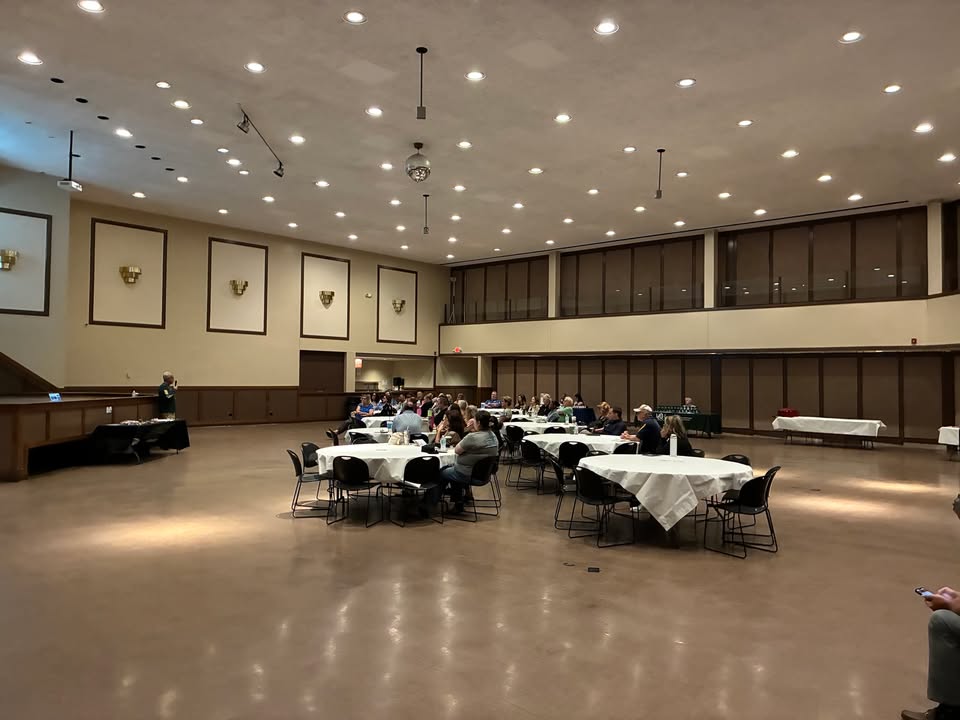 AFSP_Mo's tweet photo. We appreciate everyone who attended Talk Saves Lives: Construction today! Hats off to AFSP-MO Chapter Board Secretary and Construction Initiatives Chair Tim Rowden for leading the way. π π
.
.
#TalkSavesLives #NoOneBuildsAlone #YouMatter https://t.co/3rkKx1DmGH