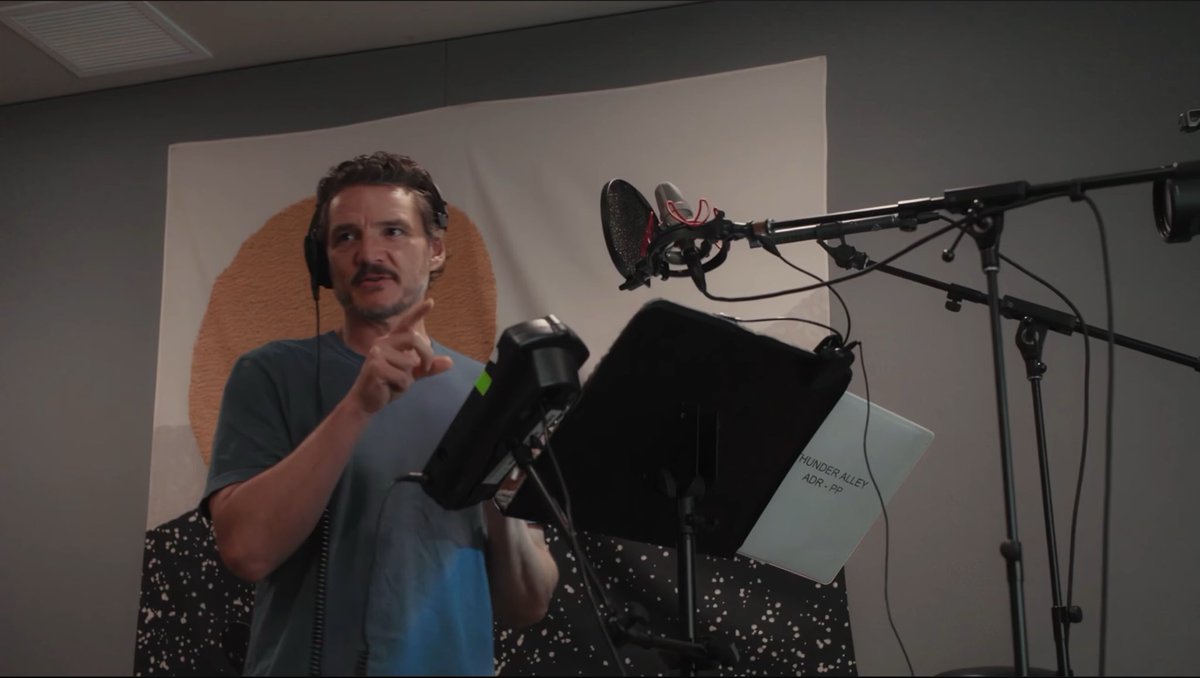 Mando3Updates's tweet photo. 🚨New Behind the scenes of Pedro Pascal in ‘The Mandalorian and Grogu’🚨

#starwars #themandalorian #dindjarin #grogu #bobafett #fennec #bokatan #TheMandalorianandgrogu https://t.co/iSC99rgHMC