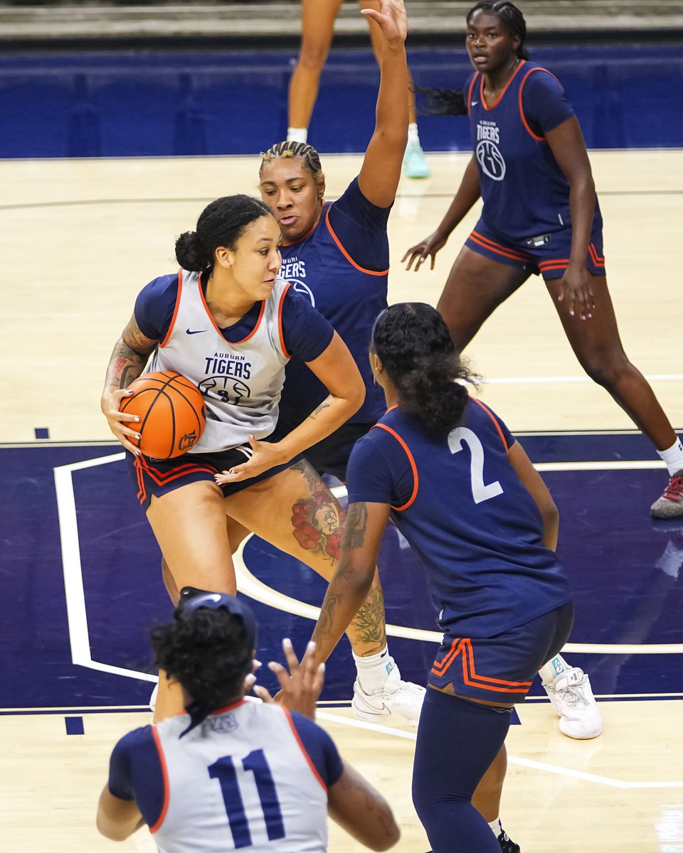 AuburnWBB's tweet photo. Reps on reps 🔁

#WarEagle https://t.co/b898BTjkGO