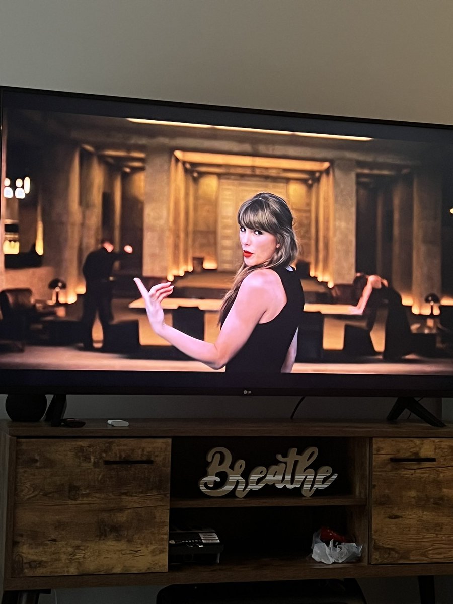 maaaaaxie's tweet photo. @taylornation13 @YouTube ON IT!!!!! #PatientZeroMusicVideo https://t.co/ooMPcRgcRy