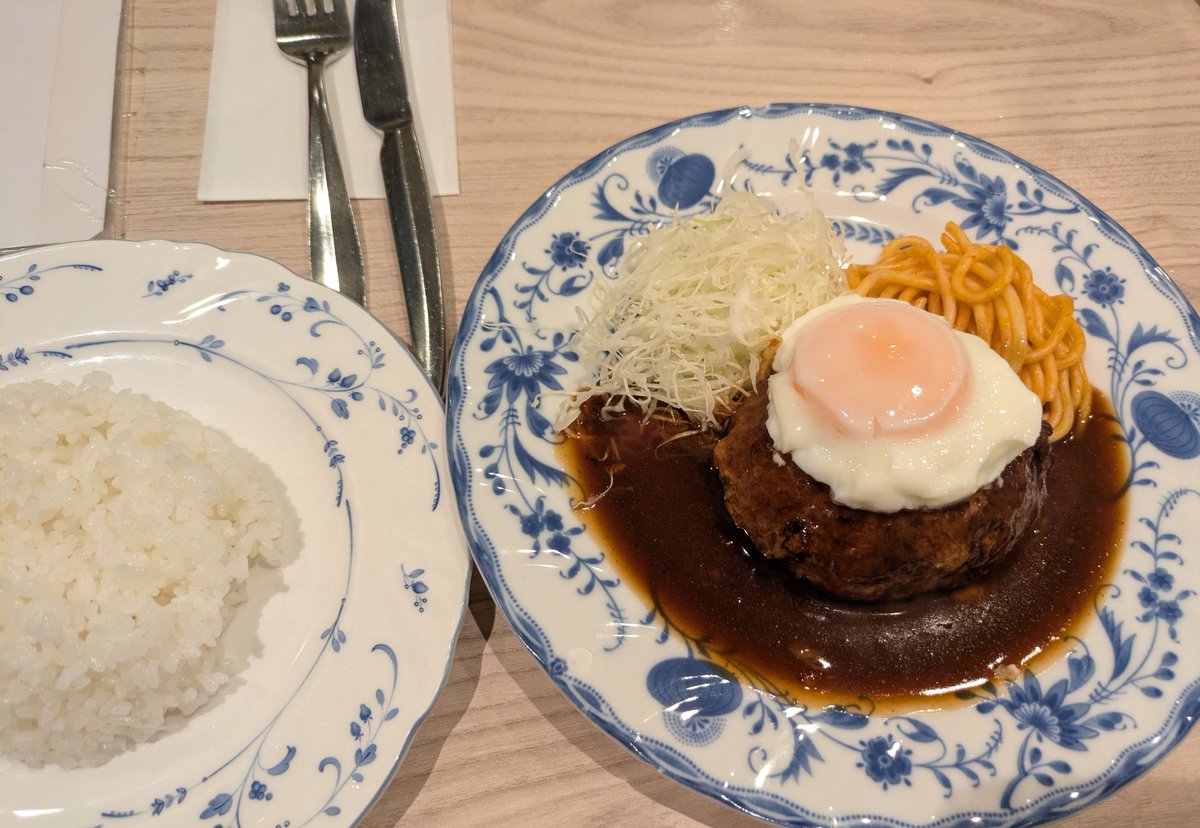 kadoya1's tweet photo. 難波の人気洋食屋。昭和21年創業。雨で行列がなかったから訪問。ミンチエッグを頂く。ハンバーグがめちゃくちゃ美味しい。これは人気なのが分かる味だ。この日はあいにくハムライスが売り切れ。次回はハイシビーフも食べてみたい。 https://t.co/q7QlLWuDv4