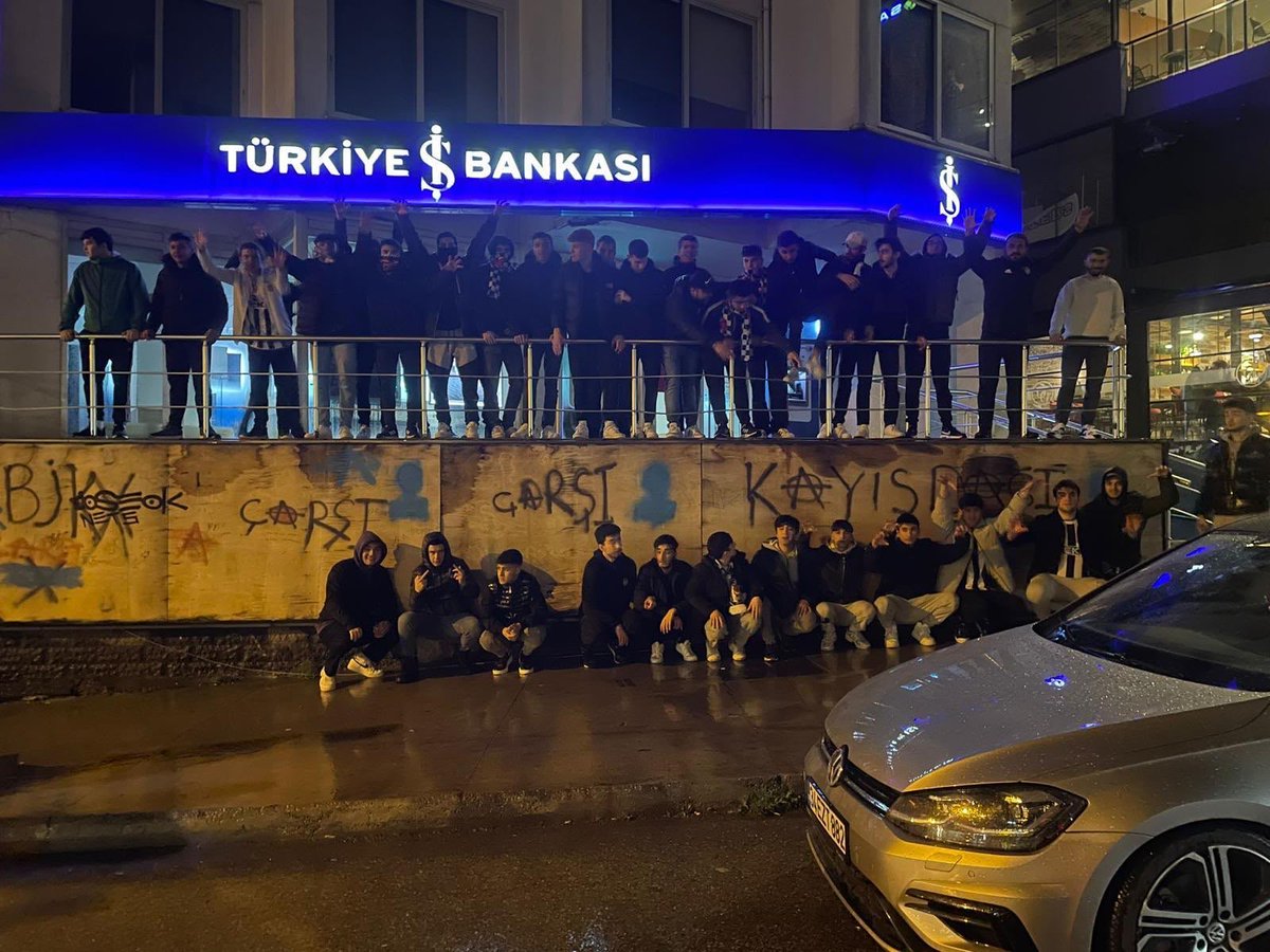 combattente1312's tweet photo. Beşiktaş unnnian  📍Kayışdağı https://t.co/wy6I8C3ULg