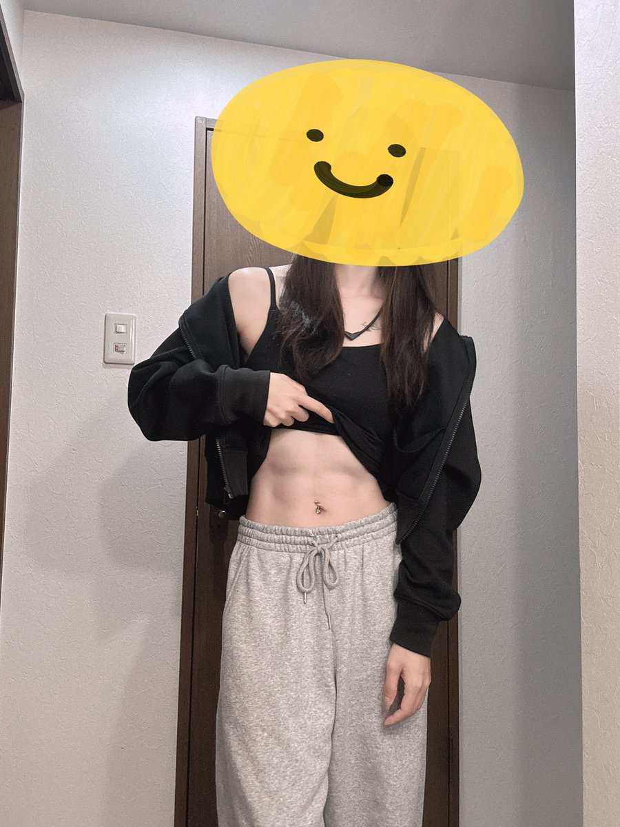 toreaka_momo's tweet photo. 1ヶ月で上も下の水筒壊して帰ってきた😑
いつもタイミング一緒なのなんで笑

最近は家事終わった後子供とブロスタ一緒にやるのが習慣📱
ゲーム上手くなりたい笑 https://t.co/ppiA6p0TuH