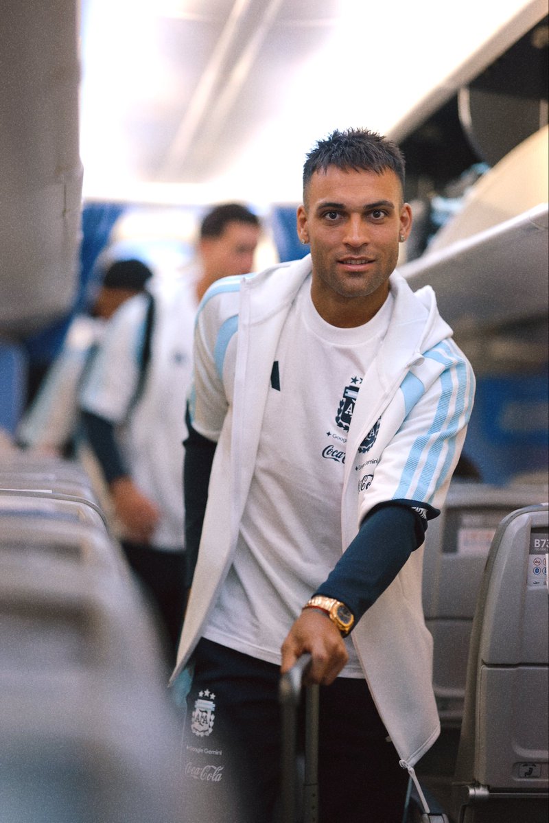 Argentina's tweet photo. #SelecciónMayor ¡Nos vamos para Córdoba! 🛫🩵 https://t.co/2xKAS8zC5e