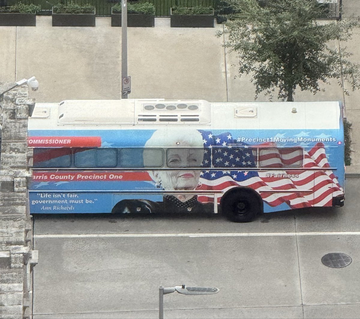 sbwnhtx's tweet photo. Here’s a true innovation in Harris County waste. Apparently Rodney Ellis is using taxpayer dollars for “moving monuments” which are wrapped buses that drive around town with political messages.

This is where your record 7.6% tax hike is going. Enough! https://t.co/Fu4vvwbcaz