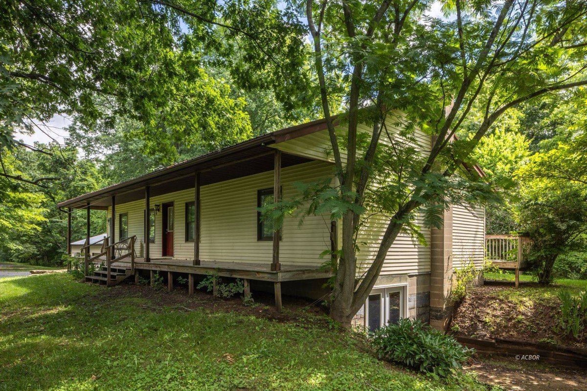 AthensOHRealtor's tweet photo. Price reduced: 13590 Eddy Rd, Athens. 3 beds, 3 baths on 4.85 acres. $293,500
https://t.co/7y9FT7IWui https://t.co/Osi31Rotyj