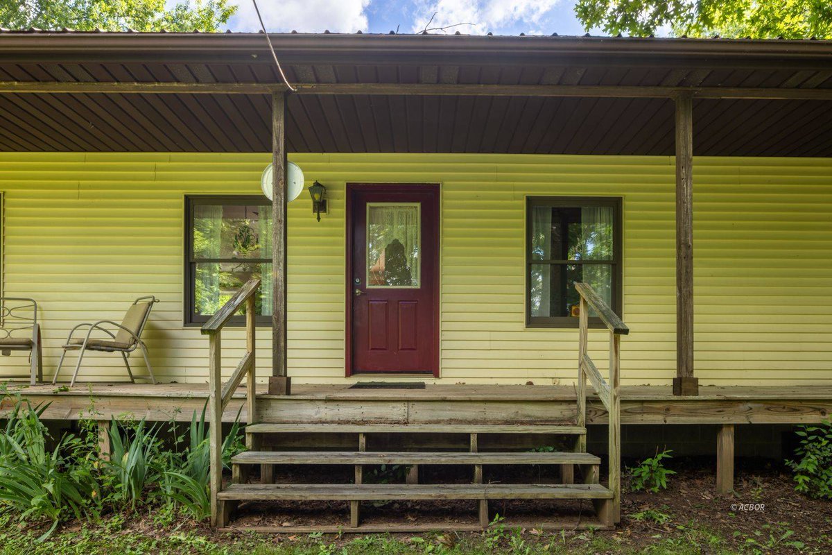 AthensOHRealtor's tweet photo. Price reduced: 13590 Eddy Rd, Athens. 3 beds, 3 baths on 4.85 acres. $293,500
https://t.co/7y9FT7IWui https://t.co/Osi31Rotyj