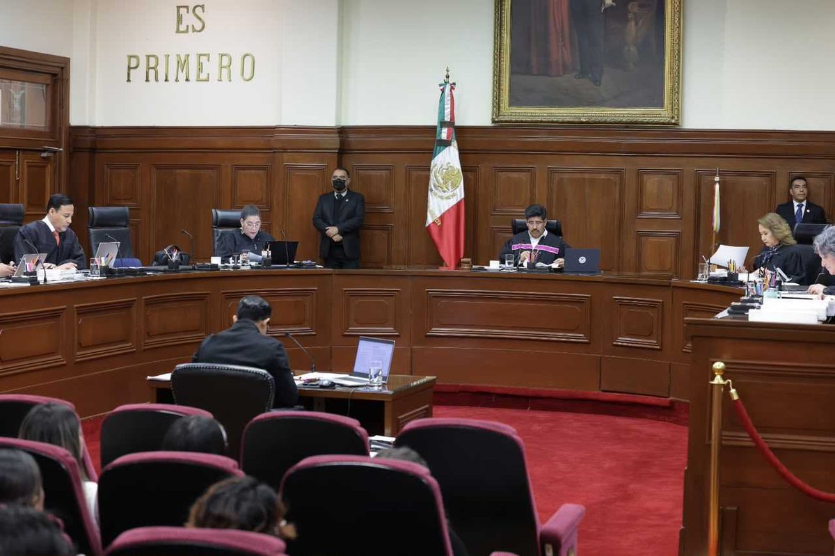 AztecaNoticias's tweet photo. La Corte del acordeón le dio la razón a @PartidoMorenaMx...

Diputados morenistas en Chihuahua impugnaron la reforma que permitía anular elecciones por injerencia criminal y quitar el registro a candidatos vinculados con la delincuencia.

La Corte resolvió a su favor, tal como había advertido @MaruCampos_G 

https://t.co/XdwyEaYU0u