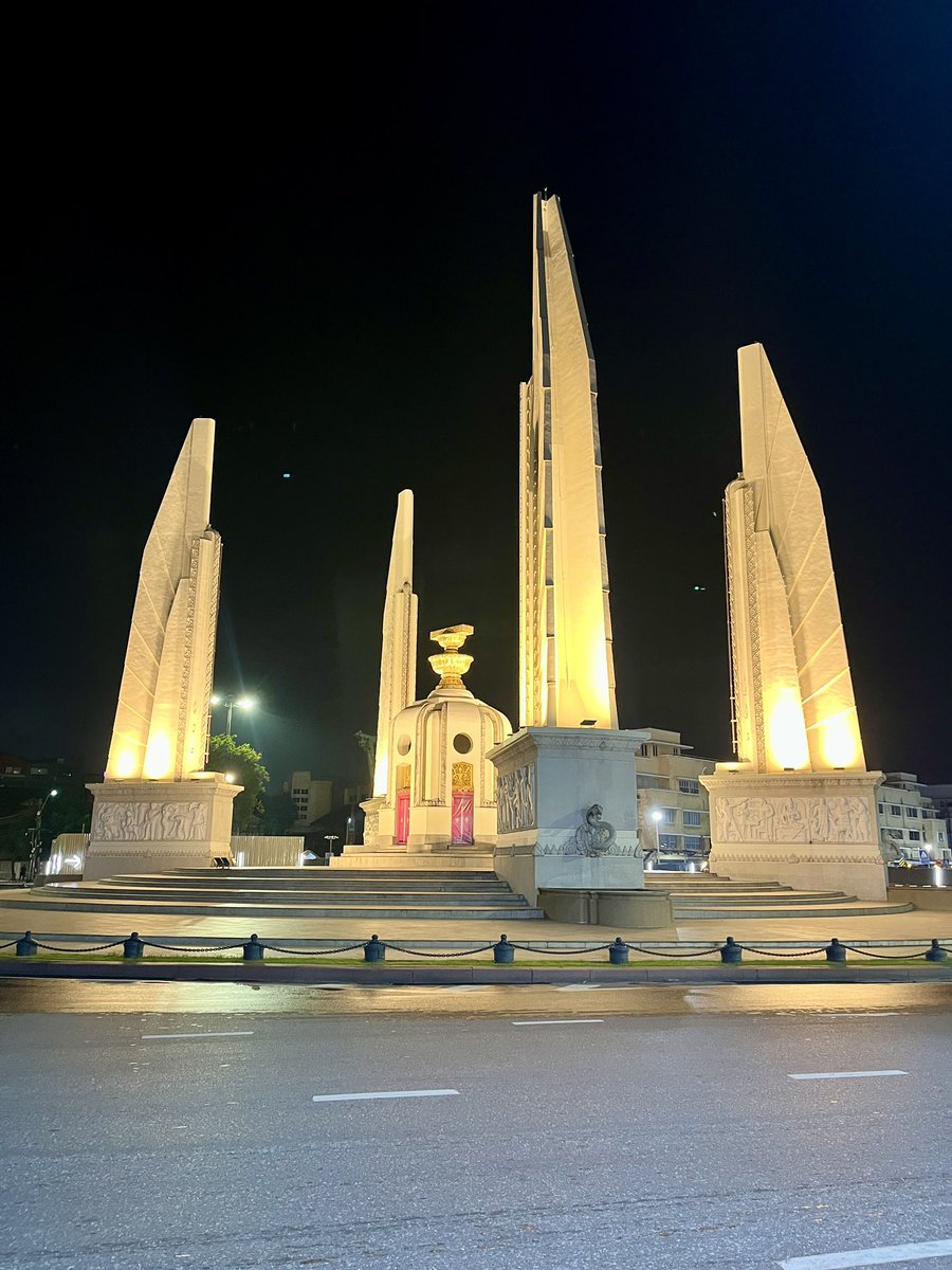 clean_200X's tweet photo. เดินไปเรื่อย05:11 https://t.co/LFbBMWRtoj