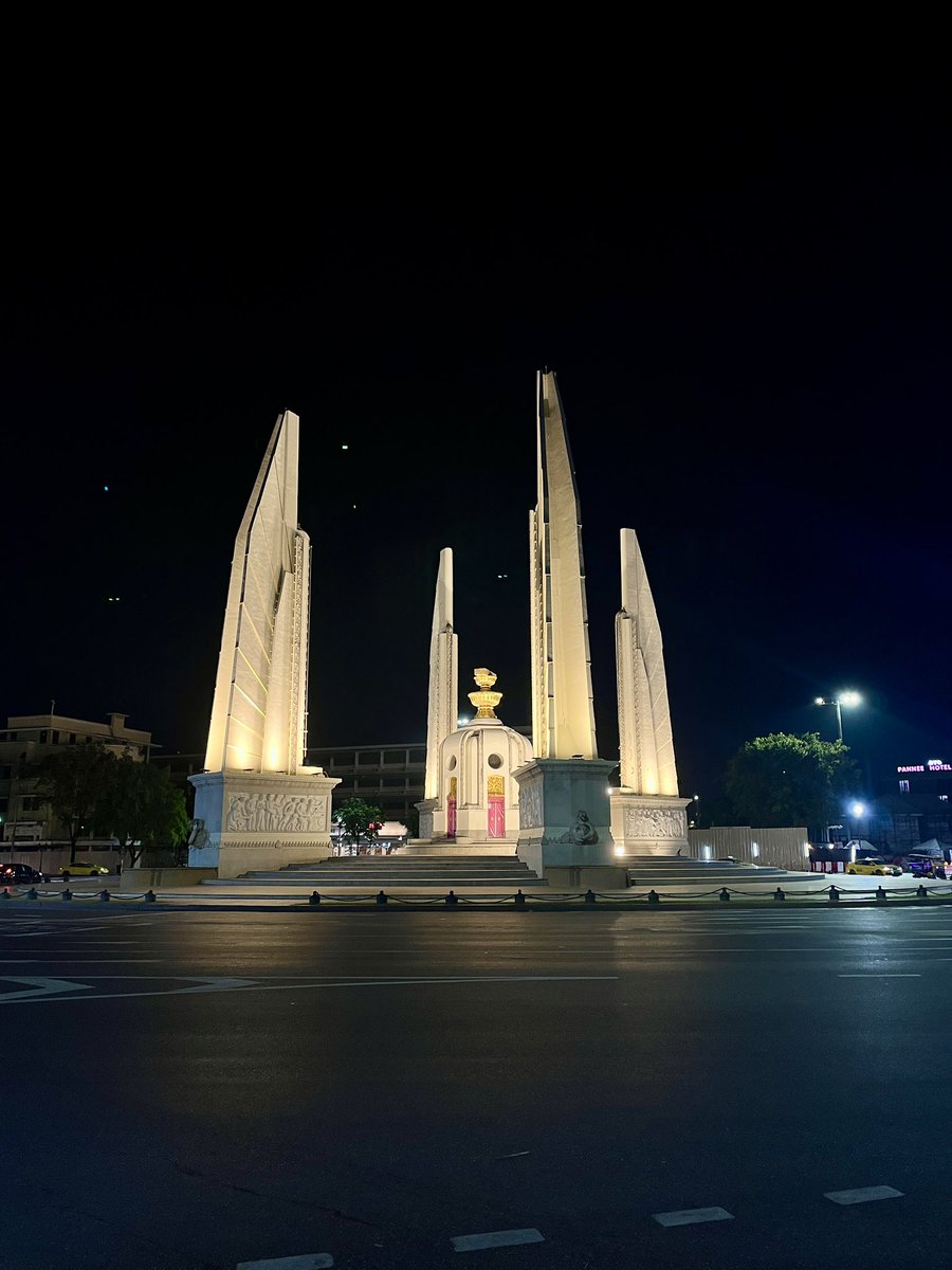 clean_200X's tweet photo. เดินไปเรื่อย05:11 https://t.co/LFbBMWRtoj