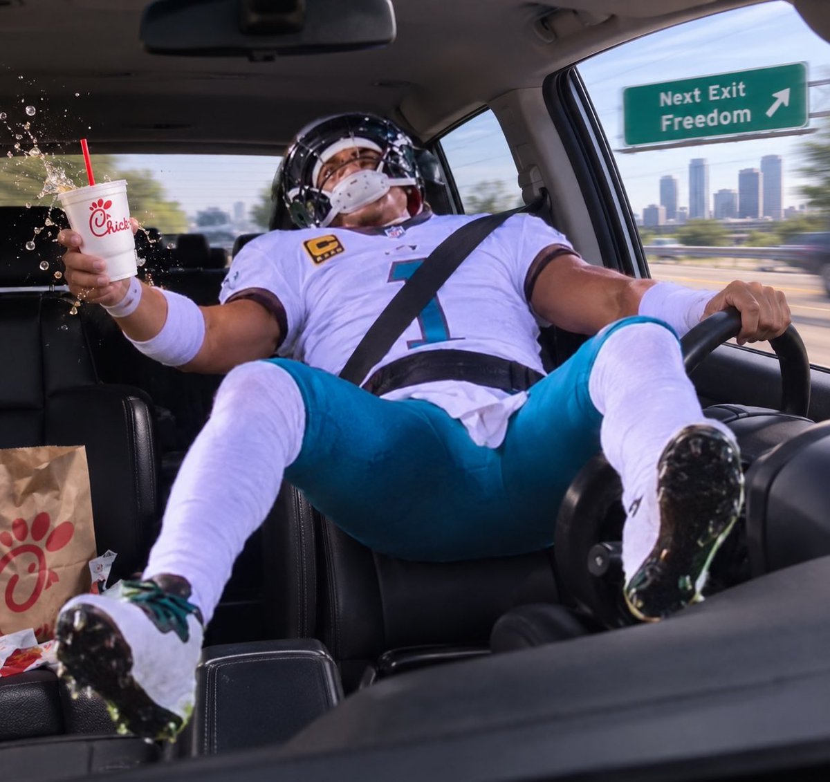 LostHebrew_Dre's tweet photo. When you hit one of them
potholes exiting the freeway https://t.co/C2h3Q4lUOG