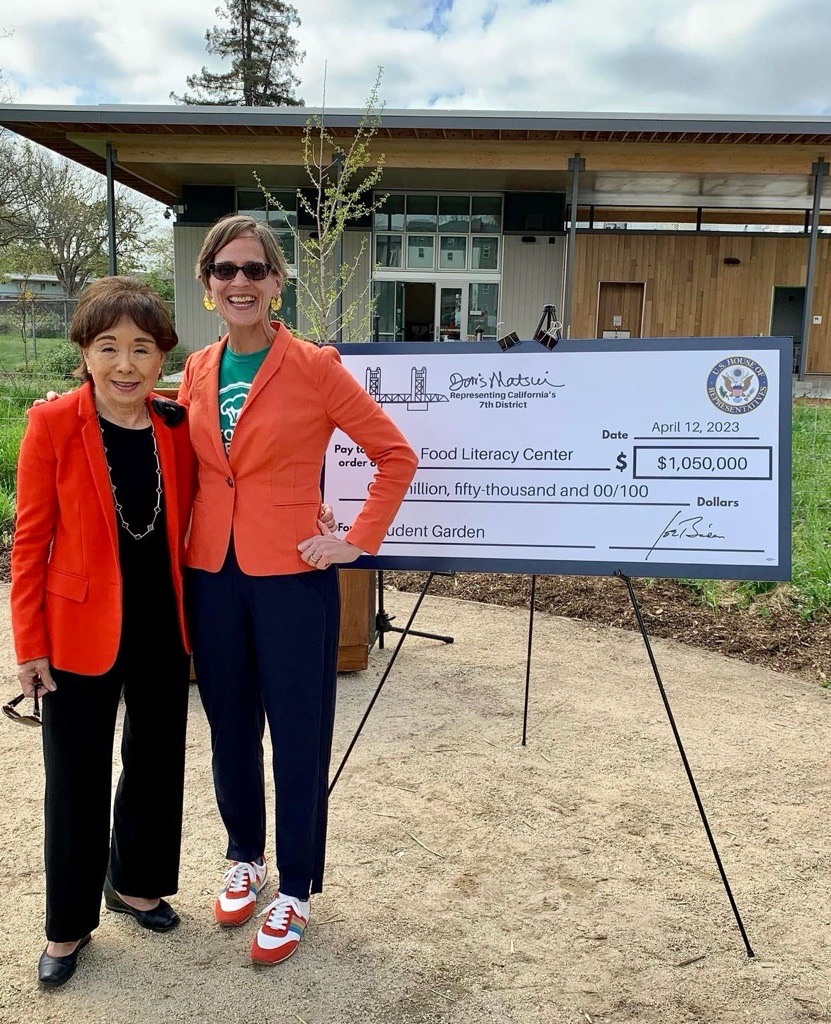 DorisMatsui's tweet photo. I was proud to secure $1.05 million in congressional funding for Food Literacy Center in FY2023 to support a student farm and garden and expand nutrition education for students at Leataata Floyd Elementary School.

Today, this investment is delivering meaningful progress for Sacramento students and families. Through hands-on garden, cooking, and nutrition education, students are learning where food comes from, how to prepare healthy meals, and how nutritious choices can support lifelong health.

Food insecurity remains a serious challenge for too many families. By connecting students with fresh food and practical food-literacy skills, this project is helping build a healthier, more food-secure Sacramento.

Thank you to Food Literacy Center, Leataata Floyd Elementary School, and the community partners bringing this vision to life.