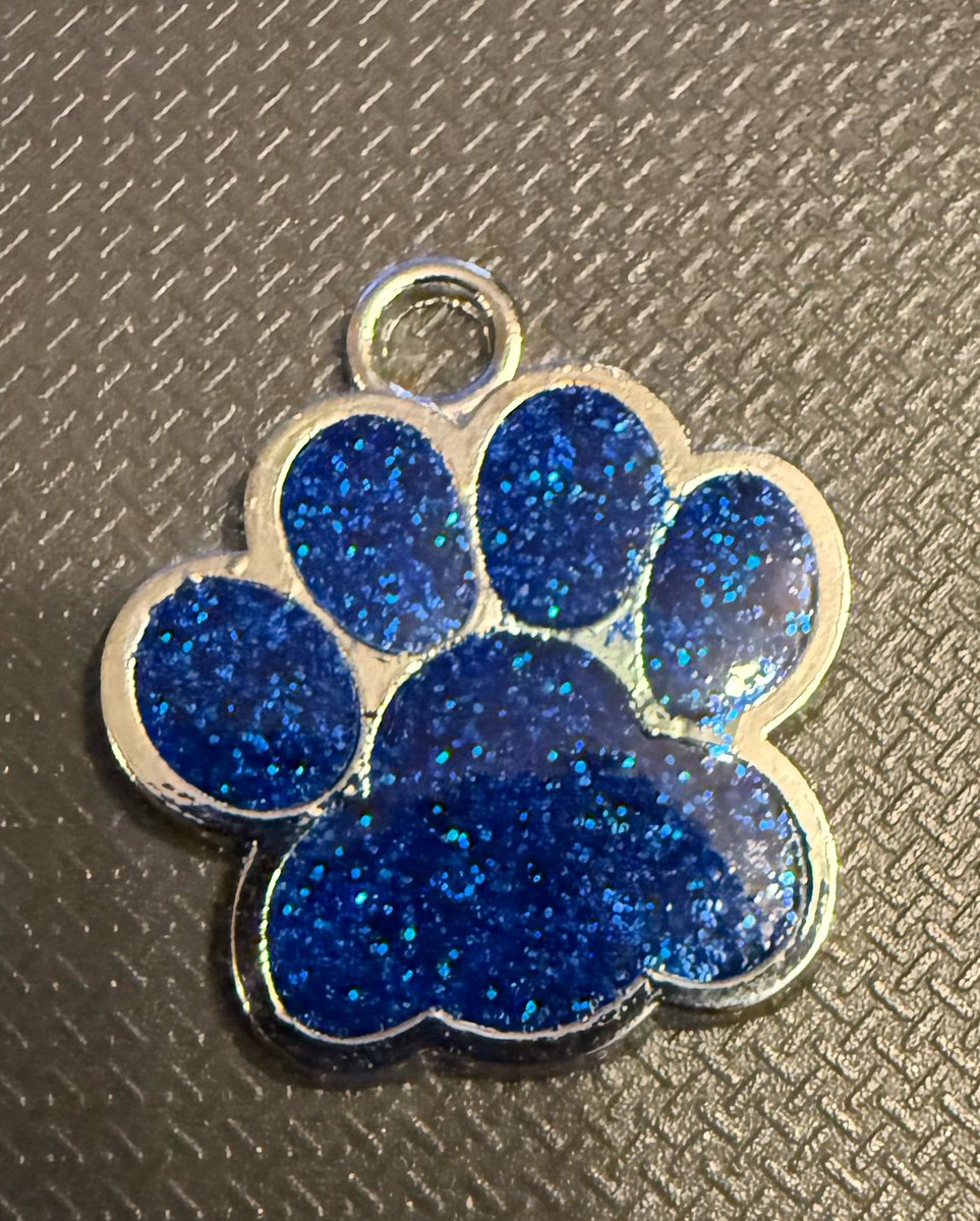 5LaserEngraving's tweet photo. Pet Tags - choice of colours. Any text (name only, address, messages…) https://t.co/SDYndRbU7E