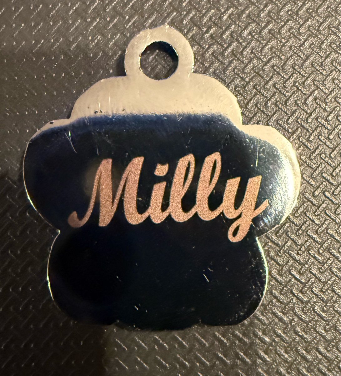 5LaserEngraving's tweet photo. Pet Tags - choice of colours. Any text (name only, address, messages…) https://t.co/SDYndRbU7E