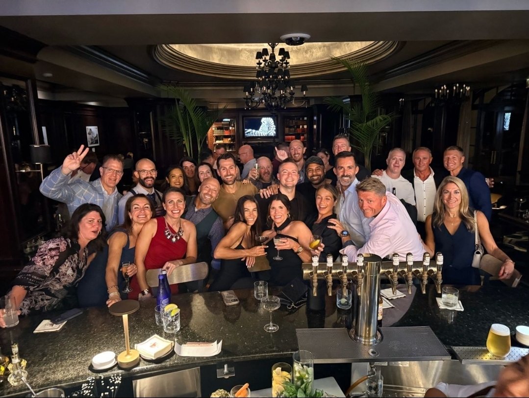 LFOUNDOS's tweet photo. So much love for this crew. ❤️ Some of my favorite people in the industry, and a reminder that the best part of this business will always be the people. 🙏💪 Grateful for every one of you! https://t.co/Naj2B3jsBi