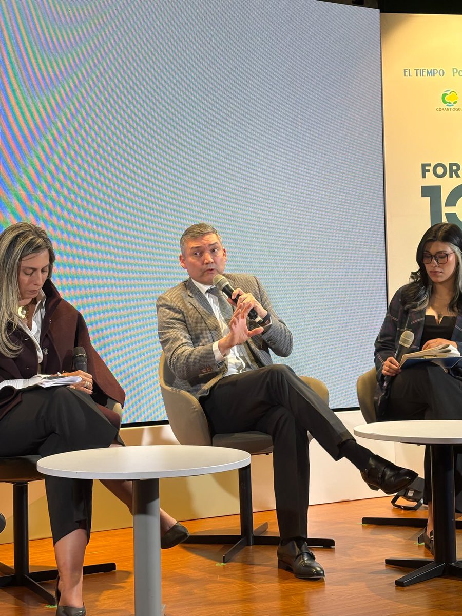 CECODES's tweet photo. Nuestro Director Ejecutivo, @sergiorengifo, participó del panel “Empresas con propósito: innovación, sostenibilidad y crecimiento”, donde compartió con Lina González, Directora de Sostenibilidad de nuestra empresa asociada @grupoaval. 

Allí @sergiorengifo aportó su visión sobre el fortalecimiento de la sostenibilidad por parte del sector privado colombiano. 

“Es clave el convencimiento de la alta dirección en temáticas de sostenibilidad, así se trasciende no solo con sus colaboradores, sino también con sus grupos de interés. Es a partir de la información que se deben tomar decisiones, y por medio de estas decisiones pasar a la acción, buscando el desarrollo sostenible de los territorios”, afirmó durante su intervención.