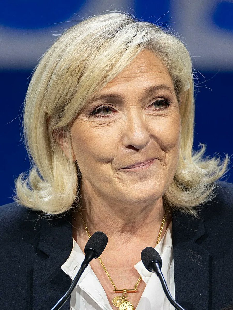 kingofarabya's tweet photo. 🚨🇫🇷 مارين لوبان تهيمن على استطلاعات الرأي الفرنسية – ما يقرب من ضعف أقرب منافس لها. 

تتفوق على ميلانشون بنسبة 69% مقابل 31% وتفوز على فيليب بنسبة 57% مقابل 43% في سيناريوهات الجولة الثانية.

الطريق إلى الإليزيه مفوح لليمين المتطرف الفرنسي https://t.co/pVSNiQzH7i