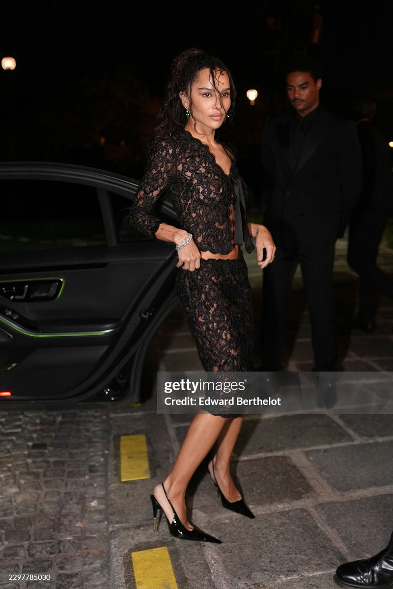 zkravitzsource's tweet photo. more of zoë attending the ysl fashion show in paris tonight https://t.co/7hx40fYWj5