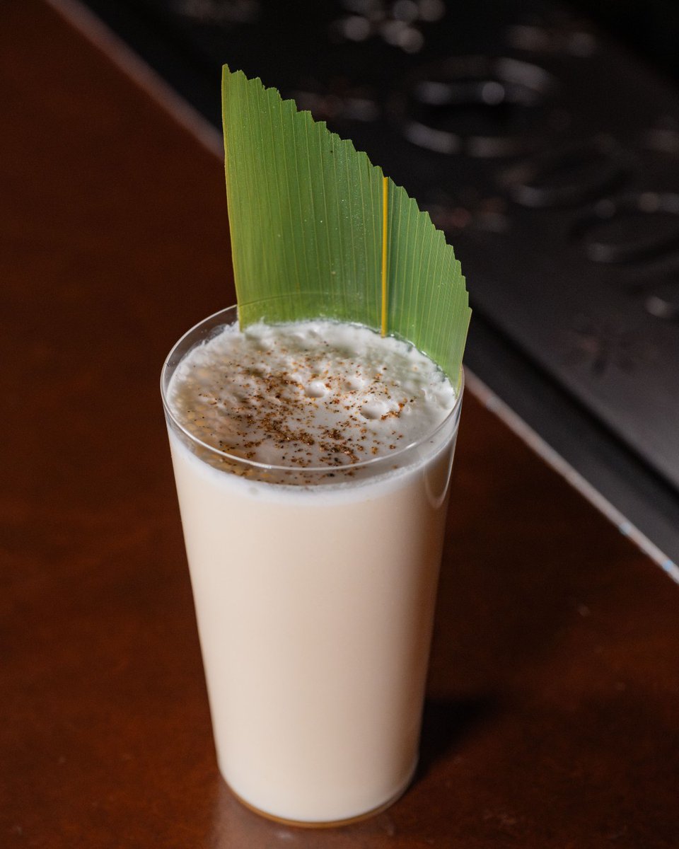 dobermandtlv's tweet photo. Tom Kha Fizz 🥥

Inspired by the iconic Thai Tom Kha Soup, this cocktail blends creamy coconut, zesty citrus, and aromatic spices for a bold twist. 🍹✨

📸 starchefs https://t.co/rIPtpmBCnc