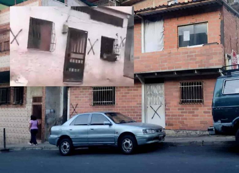 RoryBranker's tweet photo. Valentín Santana es un terrorista urbano. 

No olvidó cuando salió por la Urbanización 23 de Enero marcando con una X las casas de los que votaron por María Corina Machado (EGU)

Maduro, Diosdado, Jorge y Delcy inauguraban así la Operación Tun Tun. 

Si lo capturan deberían llevarlo detenido a los Estados Unidos.