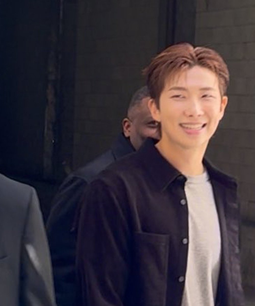 _sgminseven's tweet photo. NAMJOONIE IS SO EXCITED AND HAPPY 😭😭😭😭😭😭 https://t.co/BJ54Edquxt