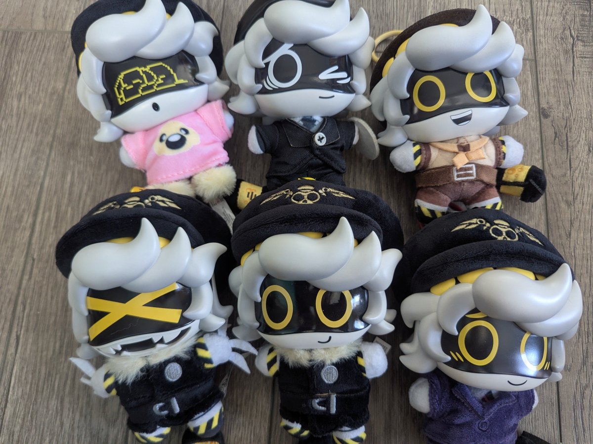 frantabul0sa's tweet photo. MY N LABUBUS ARE HERE AAAAHHHH!!!!💕💕💕💕
LOOK AT THEM!! THEYRE SO CUTEEEE!! I LOVE ALL 6 OF THEM THEY ARE MY SONS!!!! 😭😭😭💕💕💕💕 https://t.co/aF8xlvjgOm