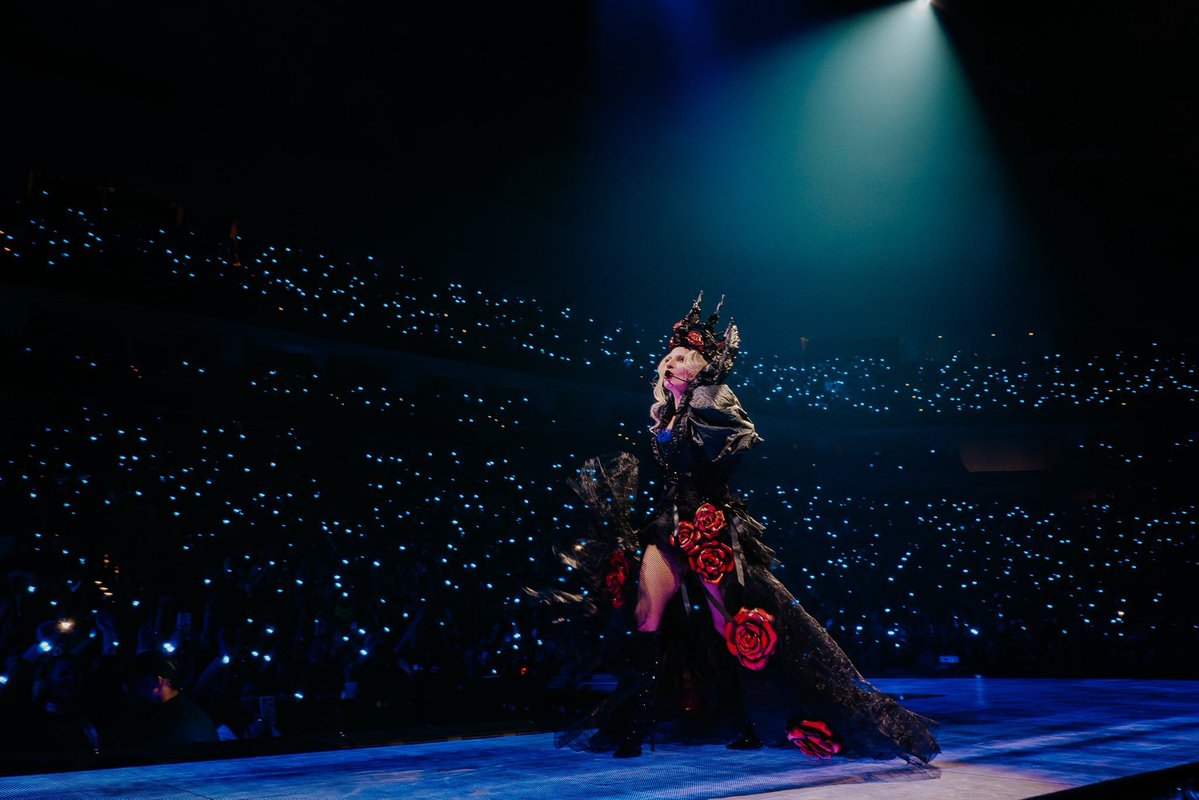 unholycyrusss's tweet photo. On Monday, Lady Gaga had 6 songs receiving over 1 million daily streams on Spotify:

Die With A Smile — 2,726,202
Poker Face — 1,226,141
Paparazzi — 1,155,555
Judas — 1,134,786
Just Dance — 1,131,712
Bad Romance — 1,036,492 https://t.co/W9uayHqyxK
