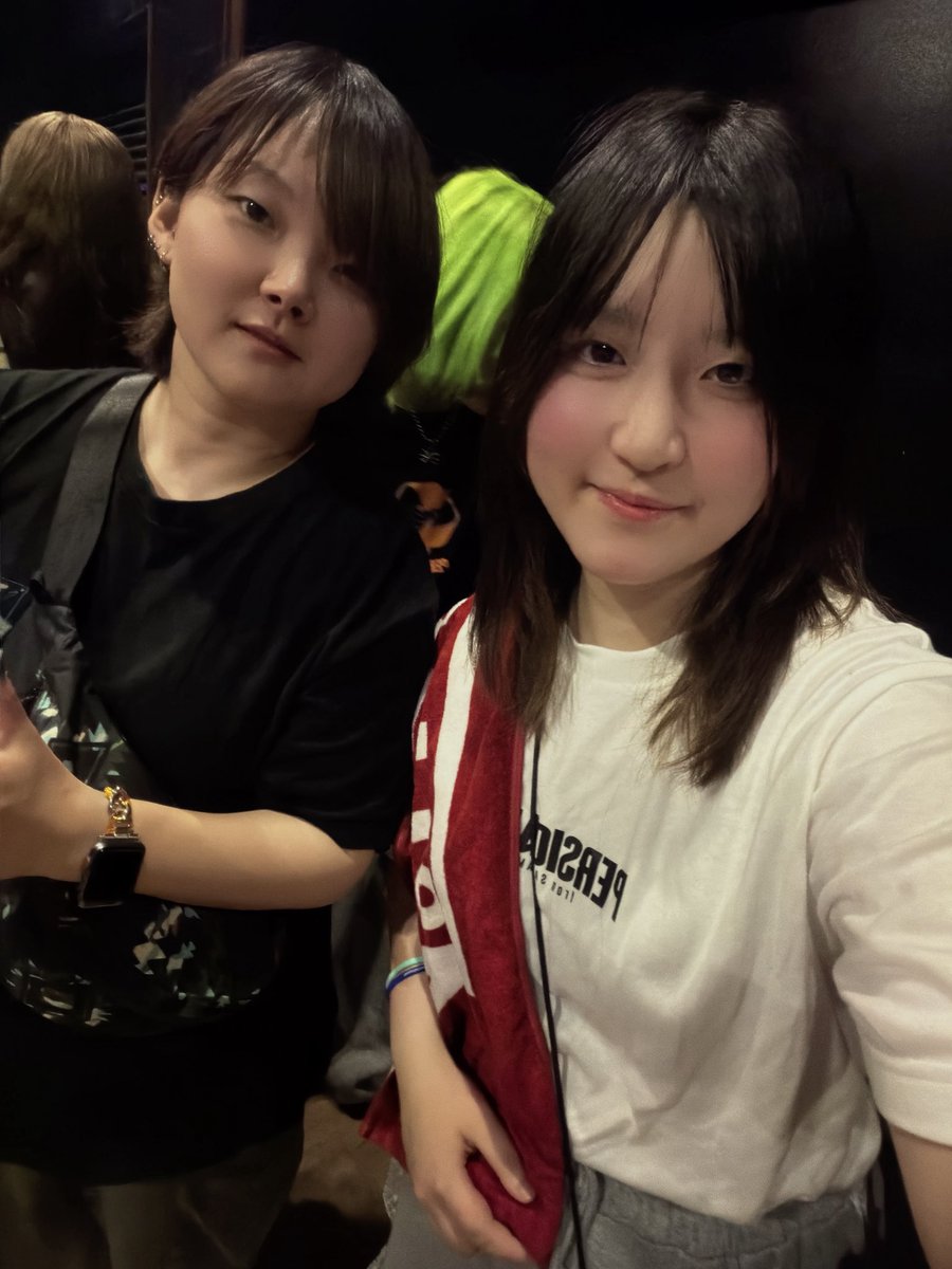 yoru_ytk's tweet photo. みのりさんと小さすぎるよ展行ってペルシカリアのライブ行ってきた〜！もう楽しすぎて充実‼️一緒に行ってくれてありがとう〜🫶次こそは飲み行こう🎶🍻なおさんとも3人で遊びに行きたーい
@s_smkq https://t.co/fbaYDg8vBJ