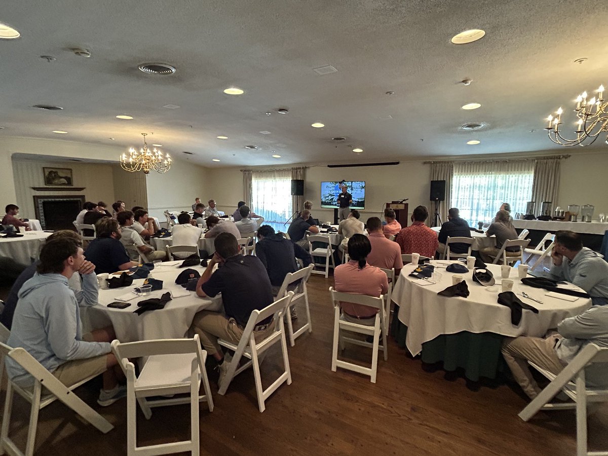 PLCCGCS's tweet photo. Kudos to @James_Morgan5 and Russell Lands for providing turfgrass students from @auburnturf @UarkTurf @MSUTurfSchool @wku @HGHBA with a unique experience at the Lake Martin Turfgrass Invitational. Honored to be a small part of advancing the future of our industry. https://t.co/QkKn4IFWSQ