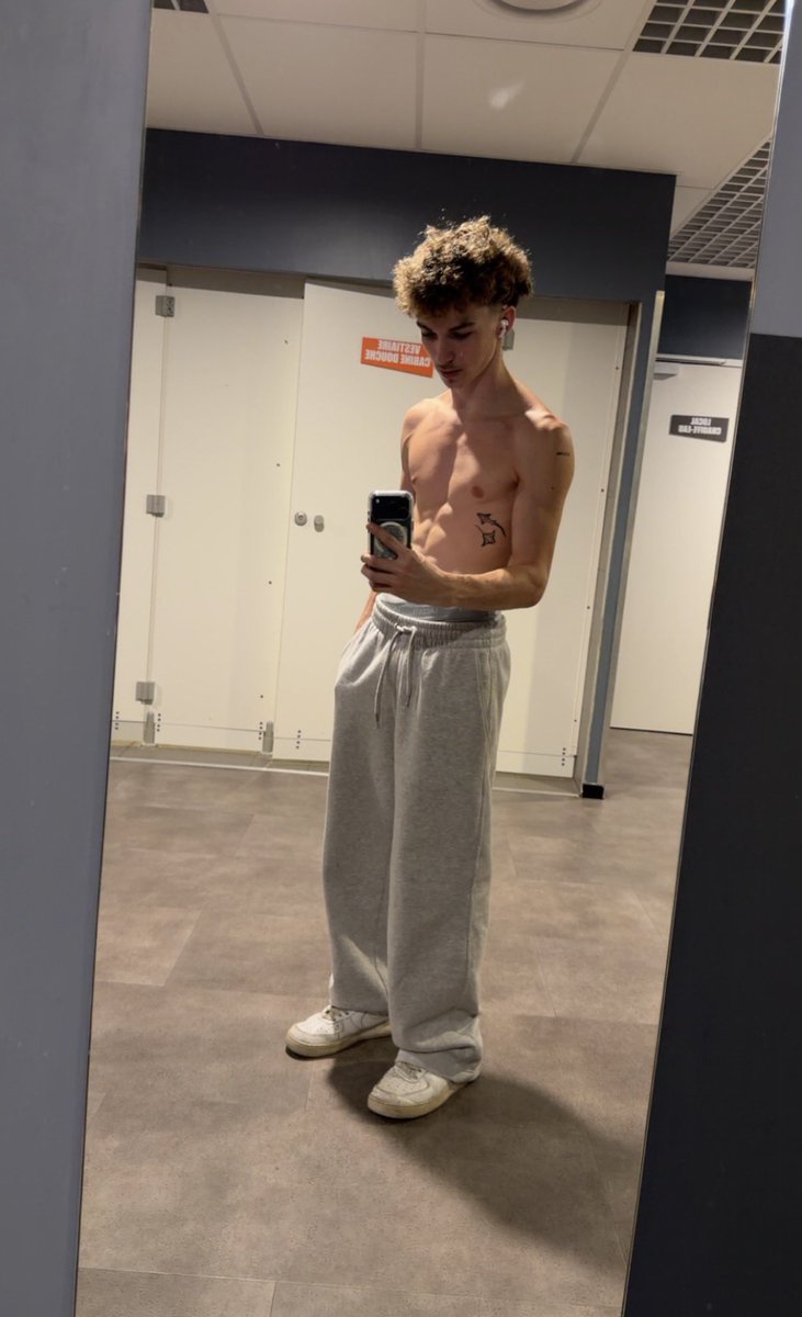 tysonblltt's tweet photo. Tu veux me voir.. c’est juste ici : https://t.co/HTkSLfUDjs 🔞💦

Seul,collab,perso,..

J’attends ton dm sur UV !…
1 reposte = 1 🎁 sur UV 🔞 https://t.co/z4yRoHvBC8