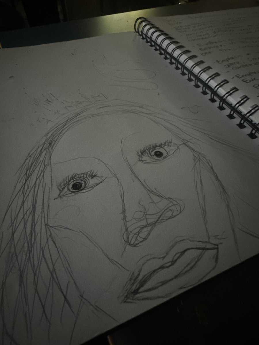 jaredmakile's tweet photo. Tried to draw Beyoncé in art class today and it turned out to look like Nicki Minaj, I’m irritated https://t.co/37OqREt4Ed