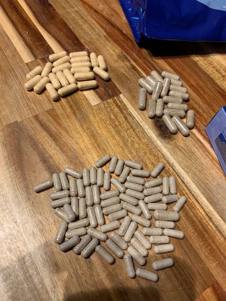 thghostwhowalks's tweet photo. Mushrooms microdose capsules.micro dosing is an act of living🍄🍄 https://t.co/nEkfgVmcLK