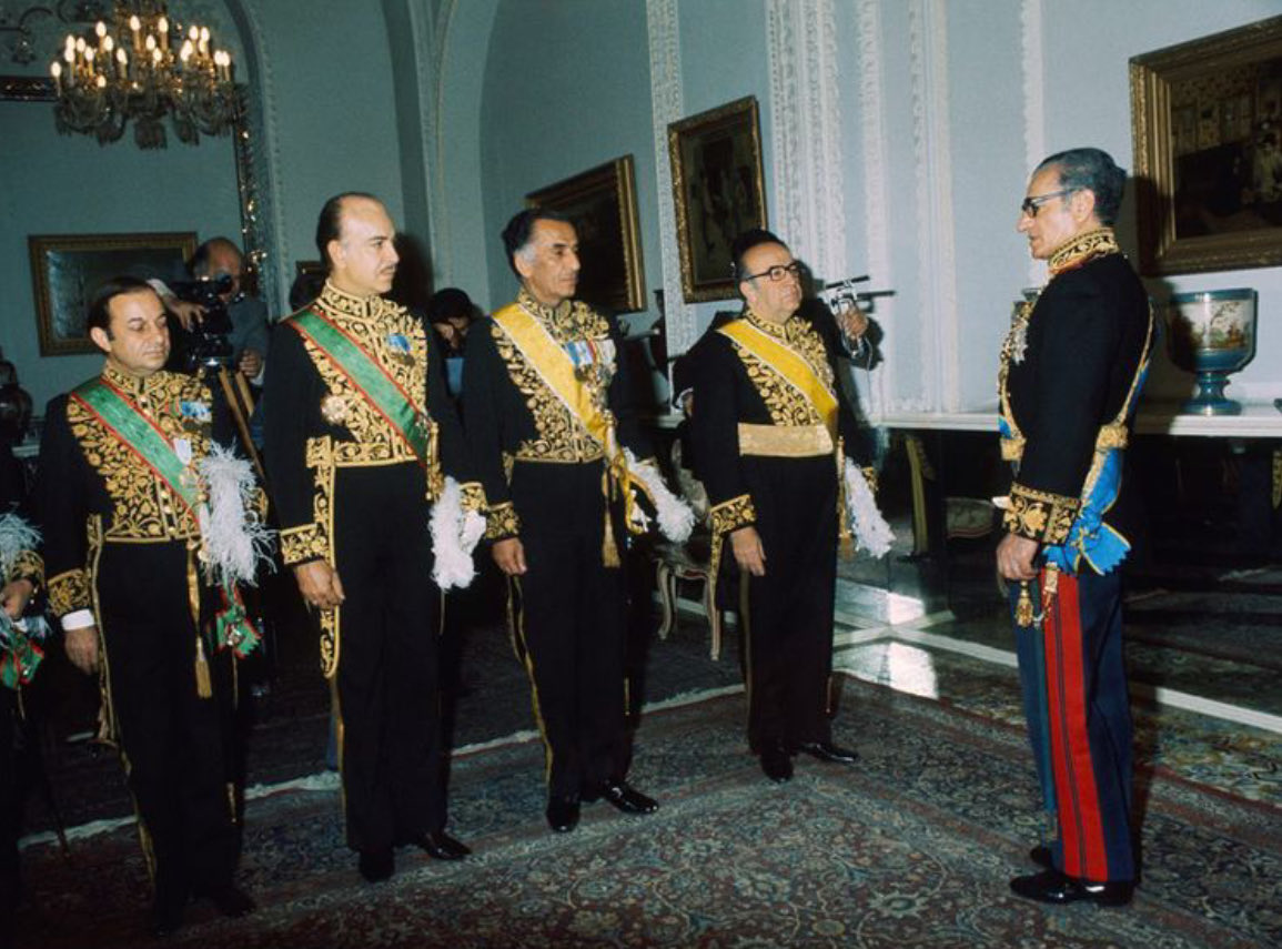 Masonusa66's tweet photo. @shahrzaad0 جاويد شاه پاينده ايران 🙏🏻😊👑🤍💚♥️
#KingRezaPahlavi‌ForIran https://t.co/isDHt0CEyJ