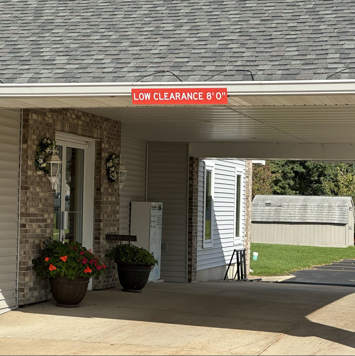 AvHGraphics's tweet photo. 🛠️ NEW SIGNAGE! Proud to design &amp; print this custom 36"W aluminum Low Clearance sign for Bethany Lutheran Church in New Lisbon, WI. Durable, full-color signage designed to be clear, professional &amp; built to last! ❤️
AvH Graphics | https://t.co/dhJVZ3yLHj https://t.co/dLp4yeOJwD