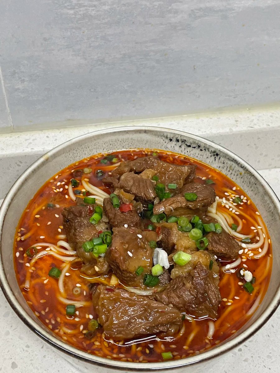 ShavondaYicfjn's tweet photo. Just found the coziest hidden noodle spot in town! Their spicy beef ramen is packed with rich broth, tender meat, and perfectly springy noodles—10/10 would slurp again. Who’s joining me for round two https://t.co/KXpcjienb3