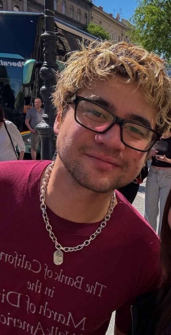 dylfcalum's tweet photo. love him so bad https://t.co/SasRW6Mv1z