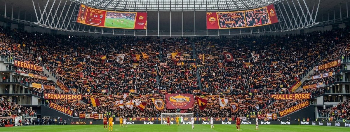 Meshalsaad's tweet photo. شكل الكورڤا سود بملعب روما الجديد 
❤️💛 https://t.co/kGFYRQWEQg