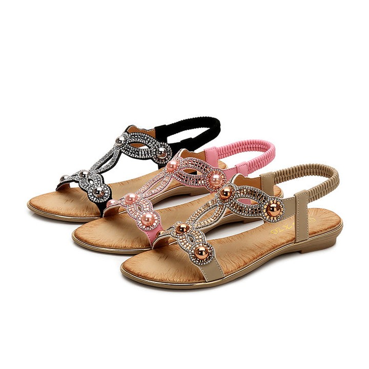 ShantaePatoine's tweet photo. New in stock! Discover our exceptional large-size flat beach sandals at an unbeatable price of just $45. 35. https://t.co/m5qfe7cWvV