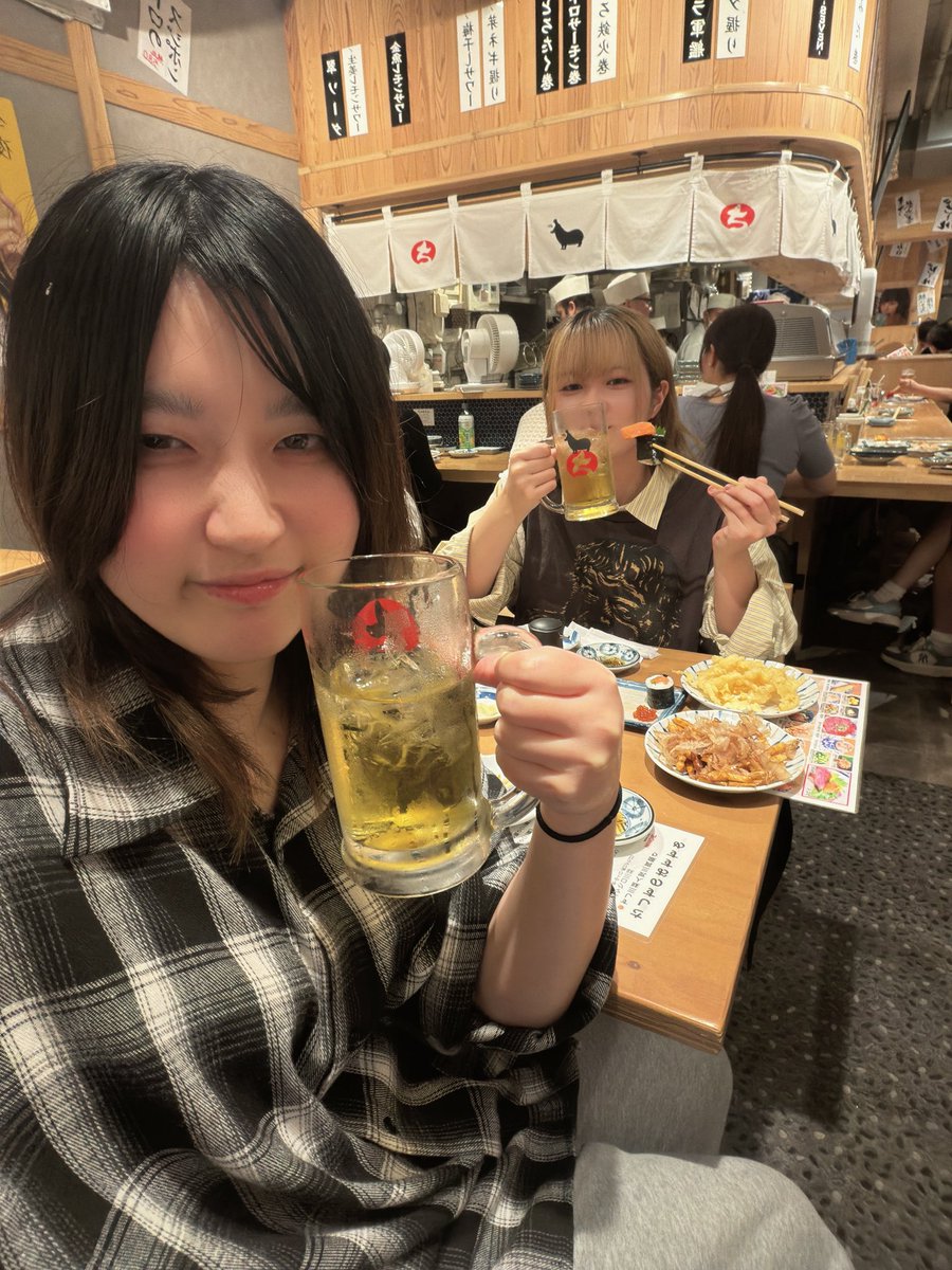 yoru_ytk's tweet photo. 出会った時お互いまだ未成年やったのに一緒に飲み行ける日が来るなんて感慨深い、、、20歳おめでとう🎉
安定に楽しかった感謝‼️また遊ぼう🎶
@chaka_matyu https://t.co/fkVAMAOFoI