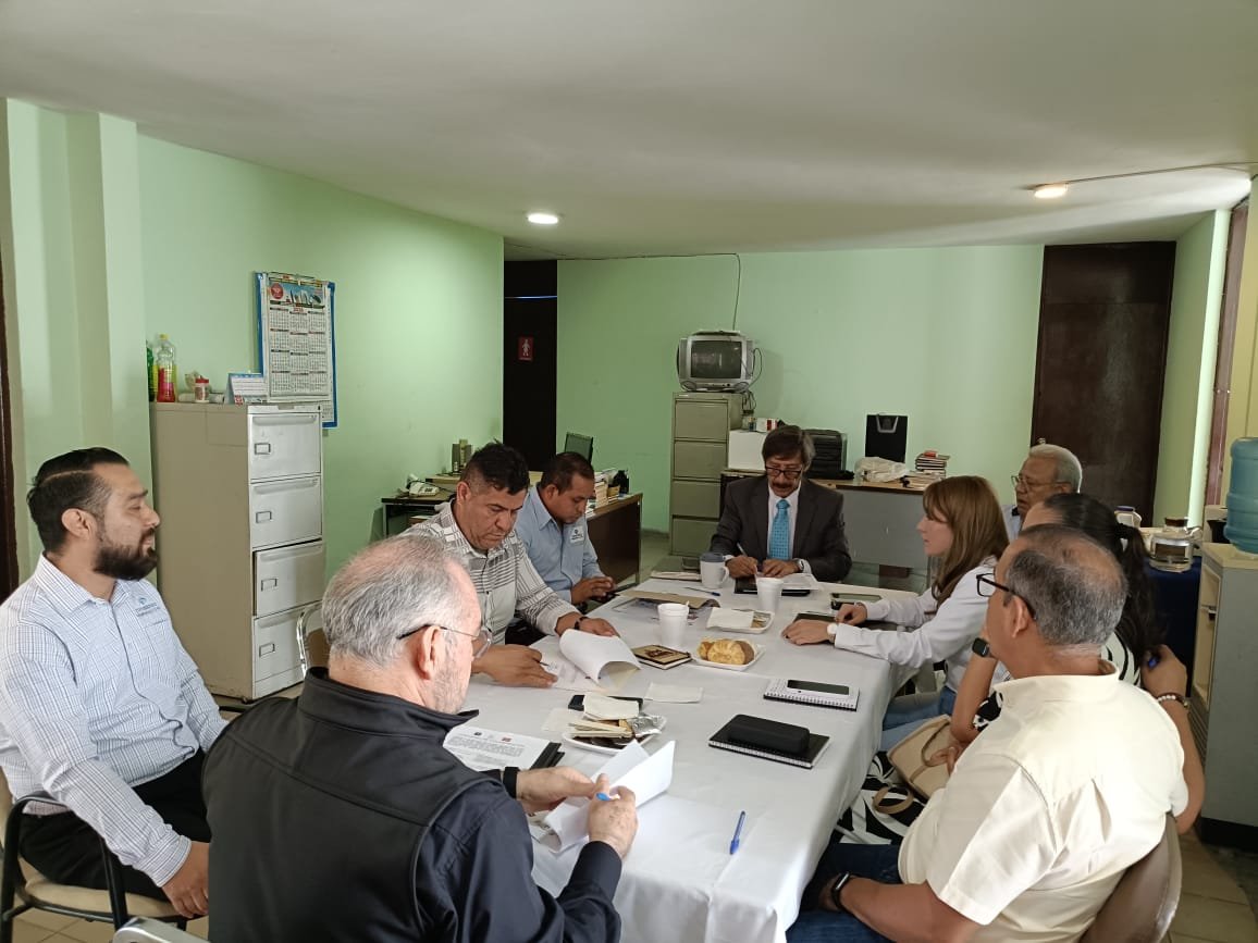 durangofedessp's tweet photo. Firma de convenios de la FEDESSP DURANGO con el Corporativo Universitario CUCED, con la Óptica Visión 645, Análisis Clínicos SMMART y Zona Óptica https://t.co/Wnc0TnB3L8
