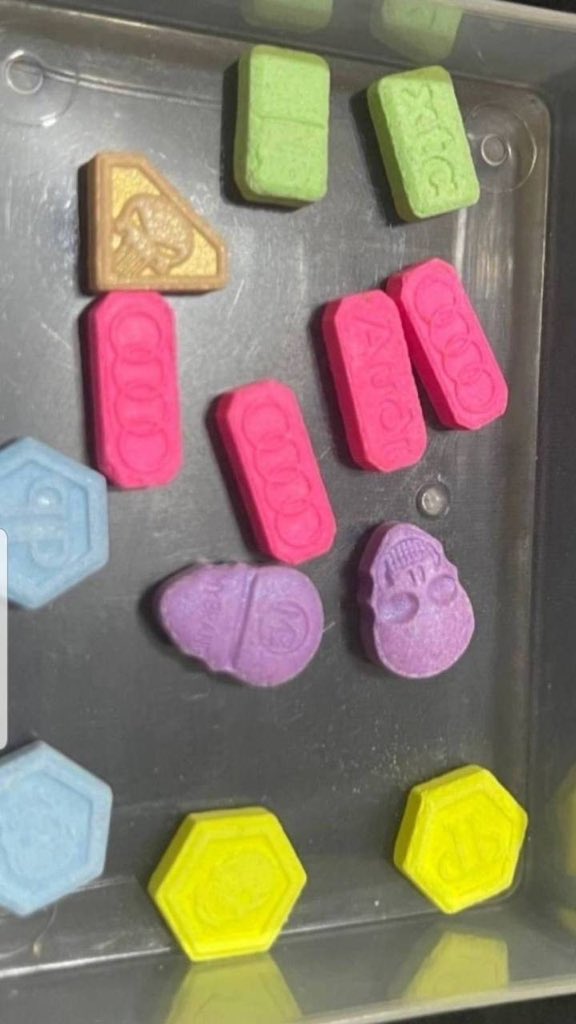 thghostwhowalks's tweet photo. MDMA Ecstacy 
Skull, Punishers, superman blues

#drugstwt #drugtwt #drugtw #drugstw https://t.co/HMIr7ZLSpE