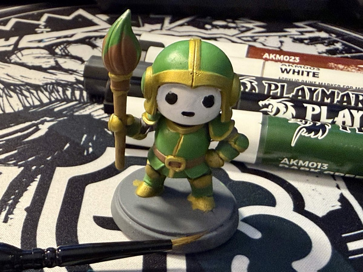 GuardiansMH's tweet photo. We had to share how our minis came out for our Mindful Painting block during our Autumn Charity Stream Weekend last weekend! 

@ssj5goku28 -  GMH Steward mini
@avgjoe227 - Mongo &amp; Princess Donut https://t.co/FzMQB93zb6
