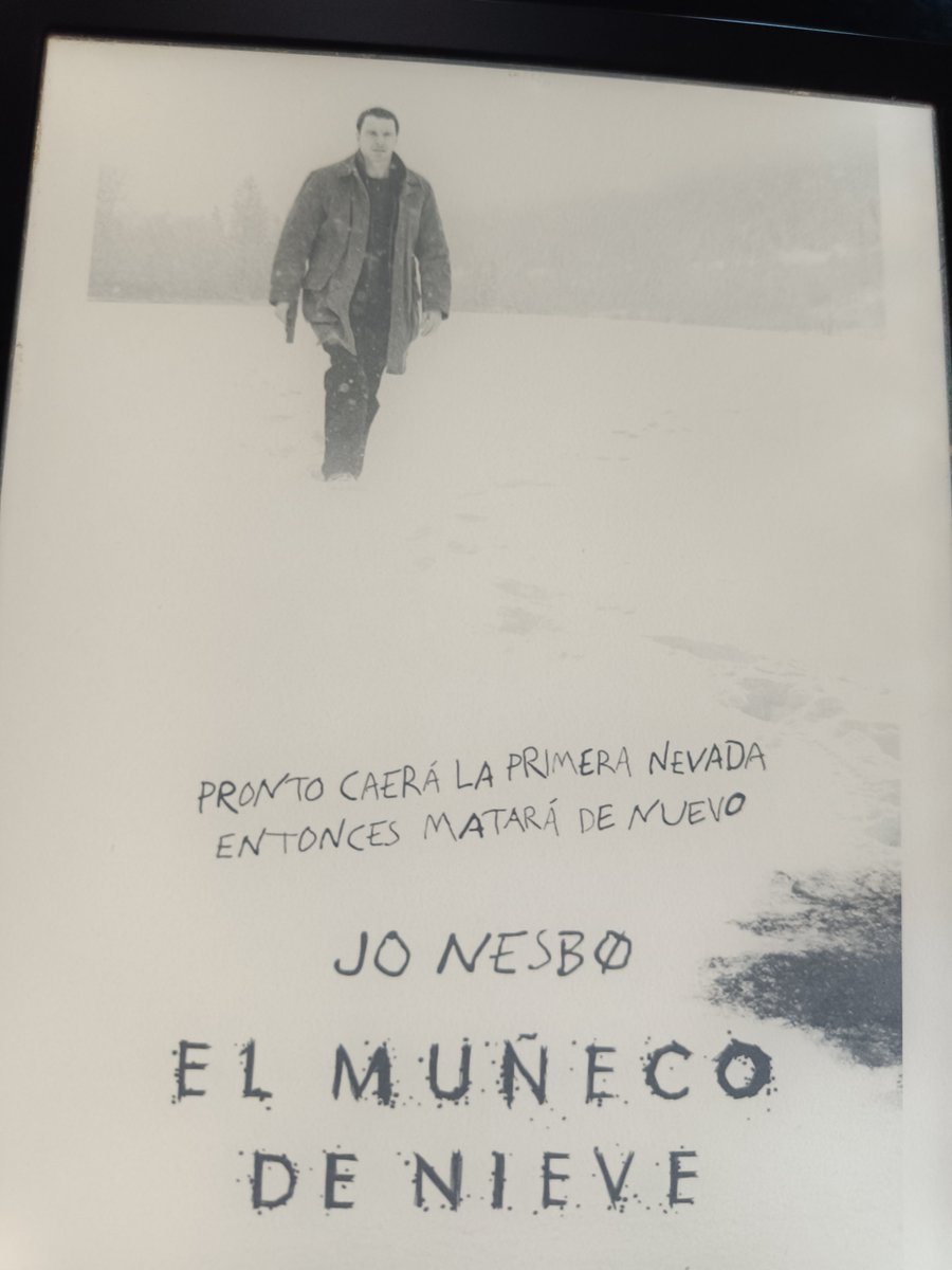twittiana's tweet photo. @Comelibros_69 Con el 7° de la serie Harry Hole de Jo Nesbø. https://t.co/x5dTsl5CiY